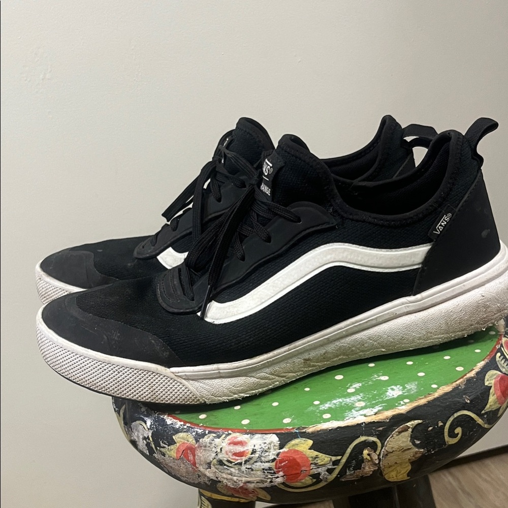 Vans Classic Black and White Low-Tops Ultrarange Cush skate run walk Shaka surf - Picture 2 of 7